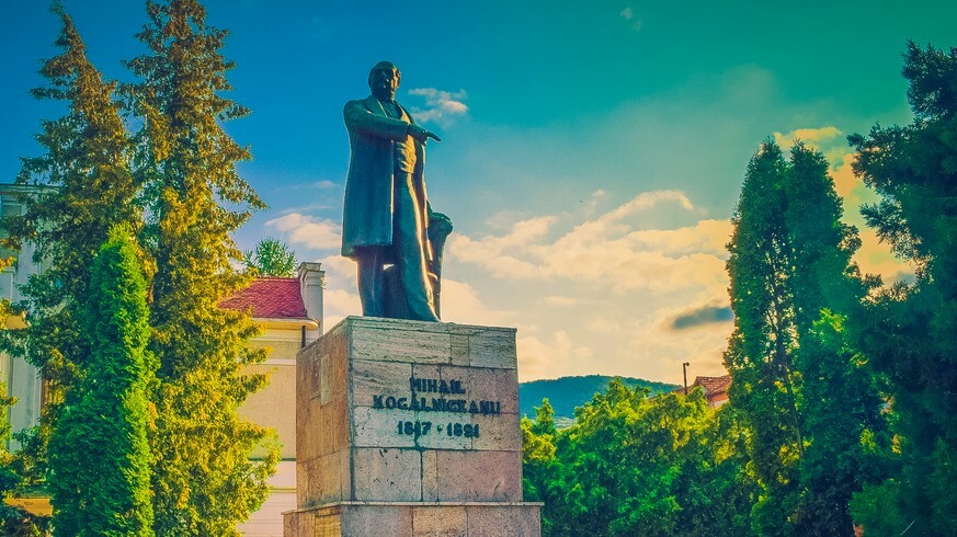 Mihail Kogălniceanu Statue